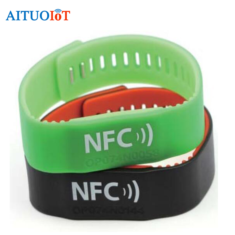 Adjustable RFID Silicone Wristband with Chip Support Logo Customization